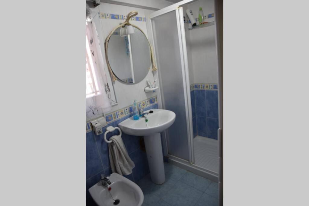 Apartamento En El Paseo Maritimo De ベニドルム エクステリア 写真