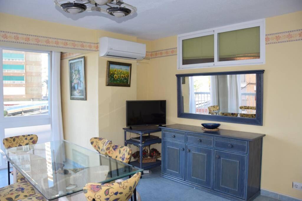 Apartamento En El Paseo Maritimo De ベニドルム エクステリア 写真
